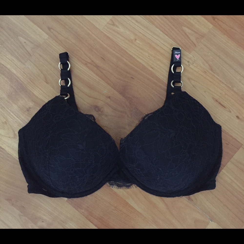 NWT VICTORIA SECRET PUSH UP LACE BRA